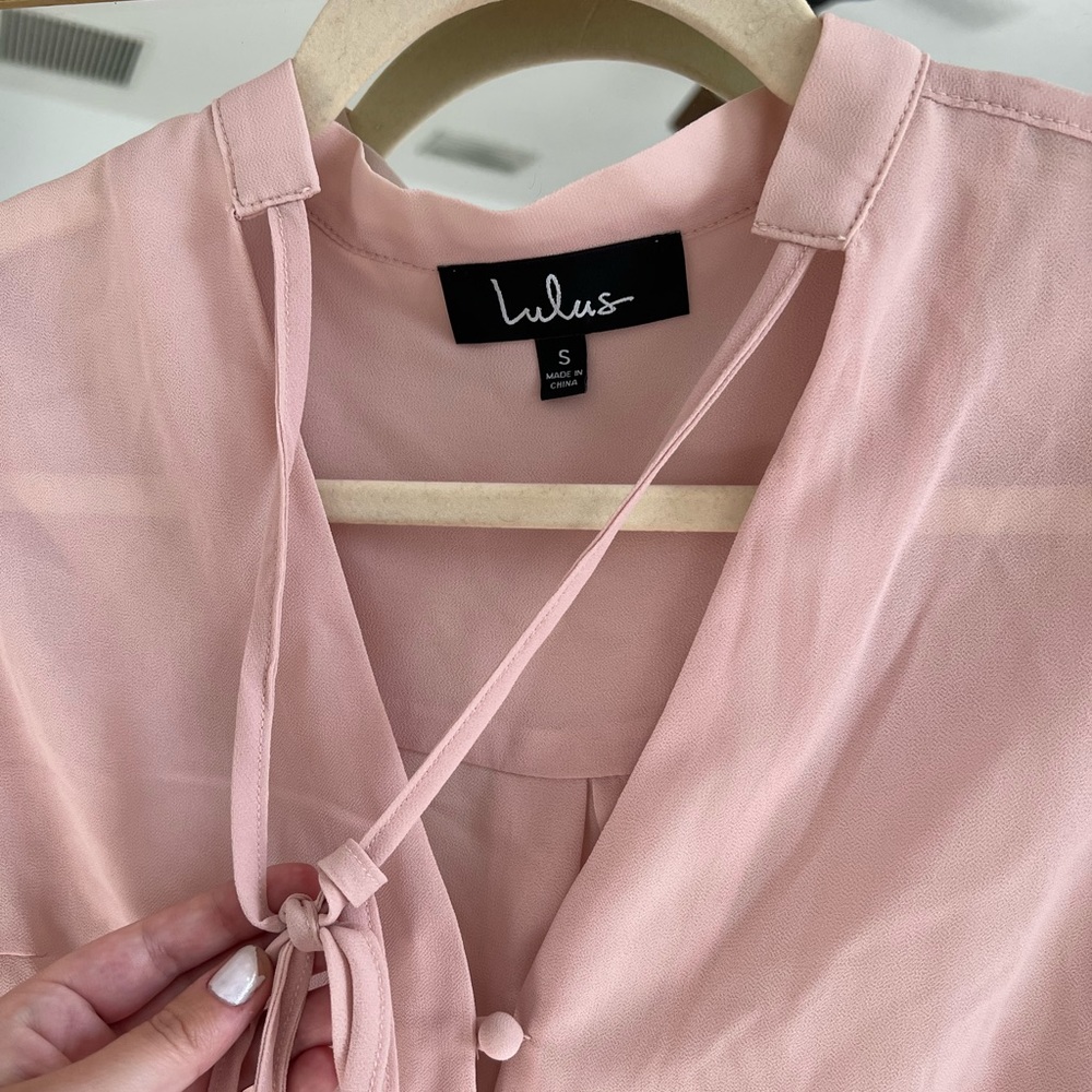 Lulu’s work top - Picture 2 of 2